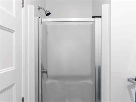 Studio rénové - Métro Crémazie