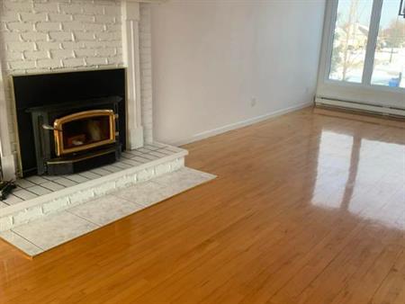 Logement 5 ½ demi à louer à Matane