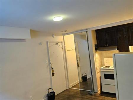 ***URGENT*** TRANSFER DE BAIL 2 1/2