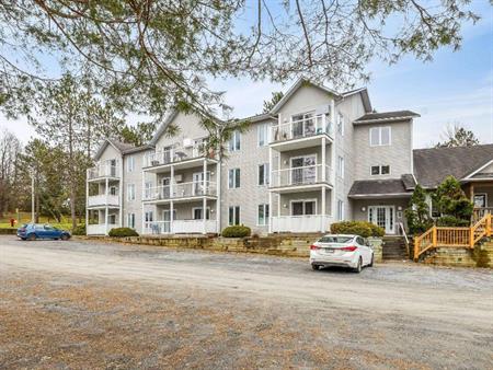 Petit condo/appart studio à Sutton tout inclus location annuelle