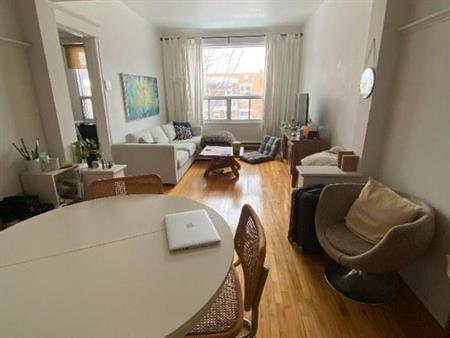 VERDUN - Ouest, 5 1/2, 2cc.dont une cc petite, 2è étage