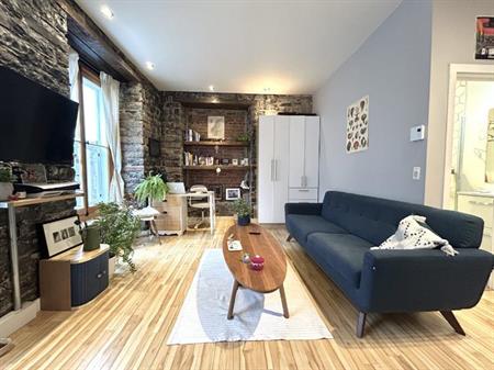 Loft entièrement meublé à louer Vieux-Québec juillet 2026