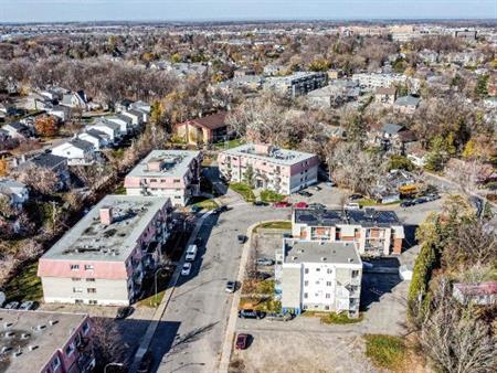 2 CH - 1 SDB - Saint-Eustache - $1,300 /mo