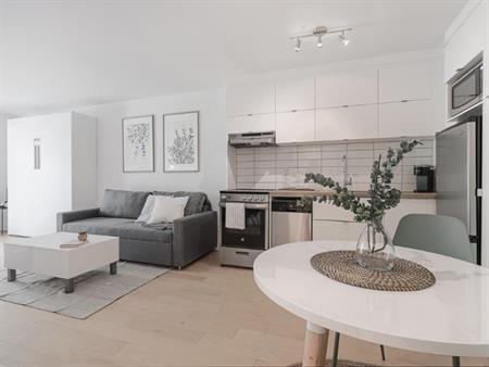 Loft entièrement meublé à louer Sainte-Foy / Sillery juillet 2026