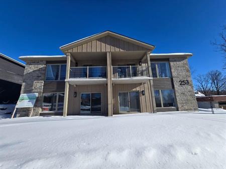 ✨ 4 ½ style condo haut de gamme – Warwick – Disponible maintenant ✨