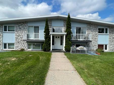 Lévis centre-ville 4 1/2 – chauffé, eau chaude fournie - 975$