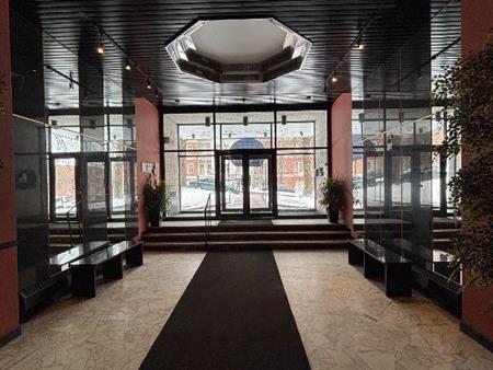 Grand 2 ½ à louer – Rez-de-chaussée avec grand balcon