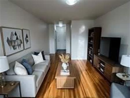 1 CH - 1 SDB - Saint-Laurent - $1,200 /mo