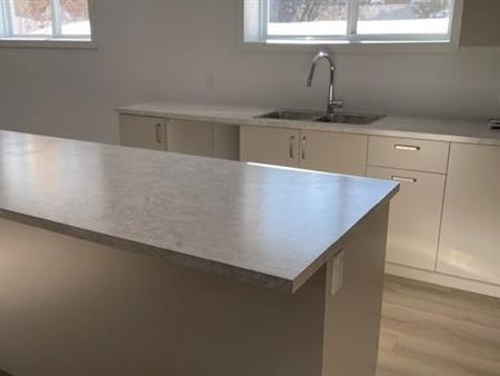 Très beau 4 1/2 Saint-Mélanie