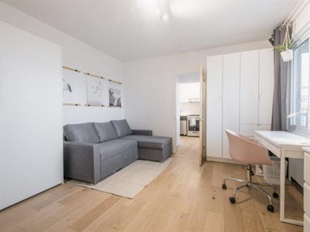 Loft entièrement meublé à louer Sainte-Foy / Sillery août 2025