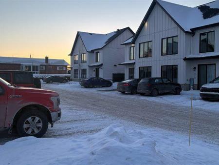 Logement beau 4 et demi récent ( 2023 ) La Présentation, 1er Juillet 2026