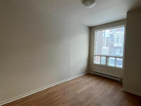 5.5 bien situé à St-Sauveur