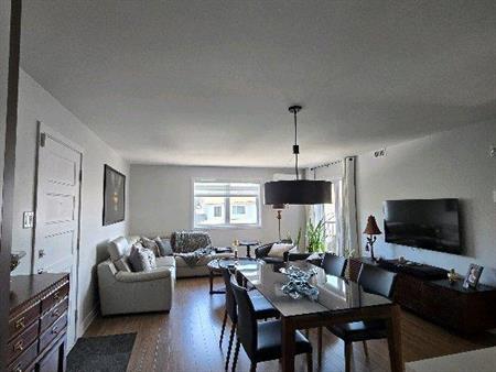 Appartement 51\2 à louer à Charlemagne