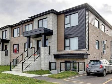 5 1/2 à louer, emplacement idéal