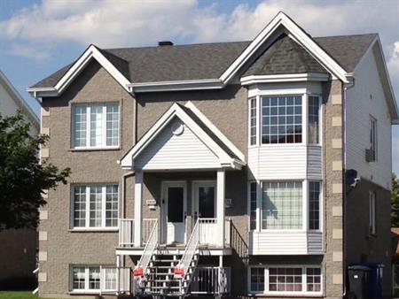 Grand 5 1/2 Aire Ouverte Haut de Triplex