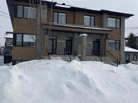 Condo haut de gamme à louer à Granby (Gestion Marc Breton)