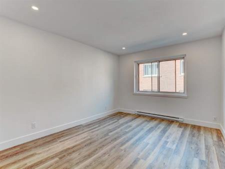 2 CH - 1 SDB - Montréal - $2,095 /mo