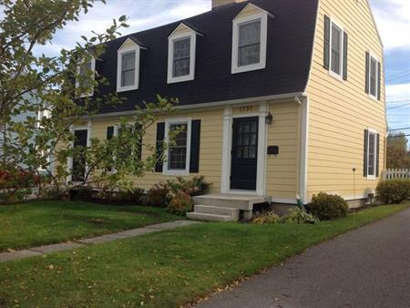 Jumelé rénové et équipé $2300/m. Quartier du manoir à Arvida. Long ou moyen terme