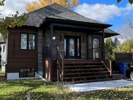 maison à louer 4 1/2 disponible maintenant