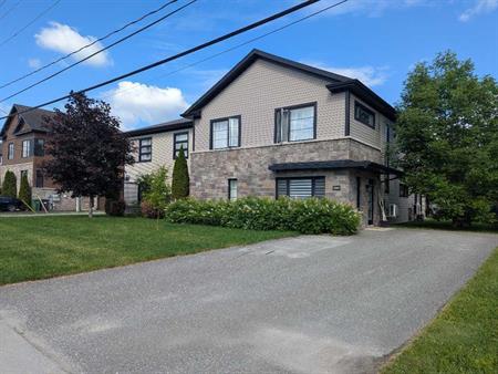 Logement 4½ avec espace pour commerce