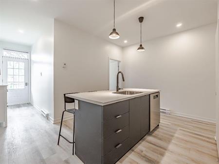 CHARMANT 5 ½ SEMI-MEUBLÉ À LOUER