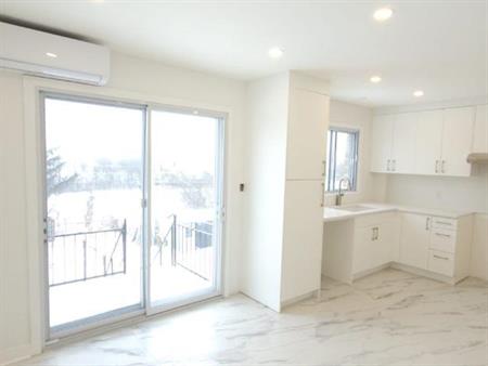 LOGEMENT À LOUER/ APARTMENT FOR RENT - 5 1/2 VILLE ST-LAURENT