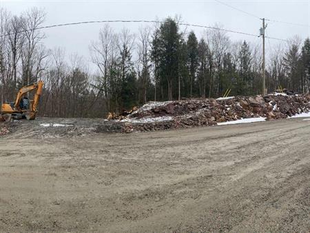 Terrain prêt à construire 1.6 acres