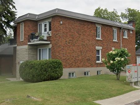 3 1/2 À louer à ste Therese $690 / mois