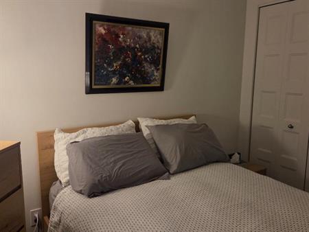 Appartement beau 2 1/2 à louer tout inclus avec garage