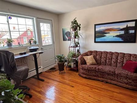 1 CH - 1 SDB - Montréal - $1,275 /mo