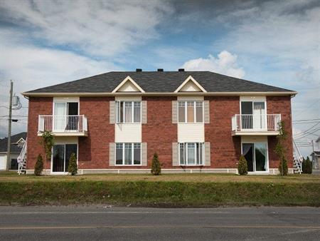 Beau grand 5 1/2 Récent STYLE CONDO Disponible le 1 Juillet 2026