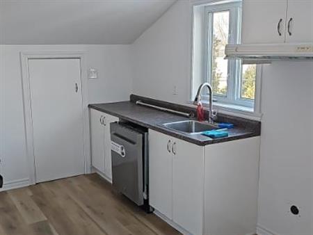 4 1/2 a louer a Longueuil