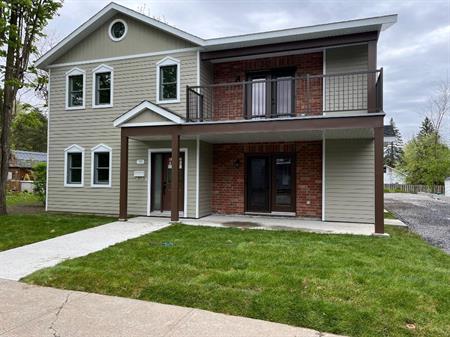 Beau 5 1/2 à louer - $2010/mois (Ville Richelieu)
