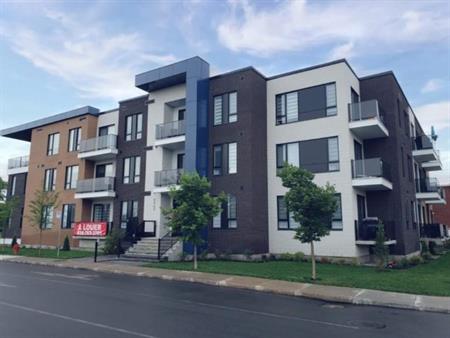 2 chambres 2 sdb à louer Lasalle coté parc/canal + 1100 P.C