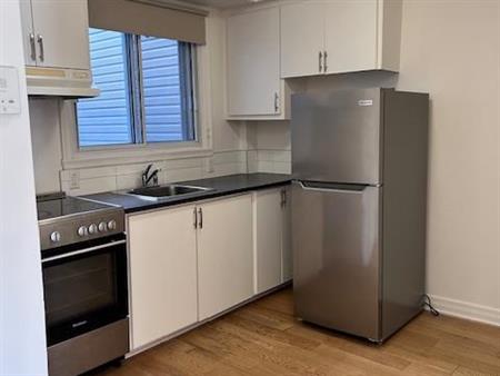 Grand 2 1/2 Metro Jean-Talon tout inclus