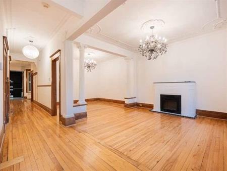 2 CH - 1 SDB - Montréal - $2,785 /mo