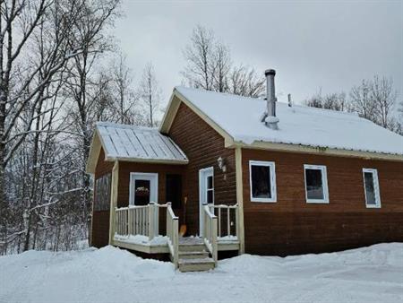 2 CH - 1 SDB - Saint-Honoré-de-Témiscouata - $2,700 /mo