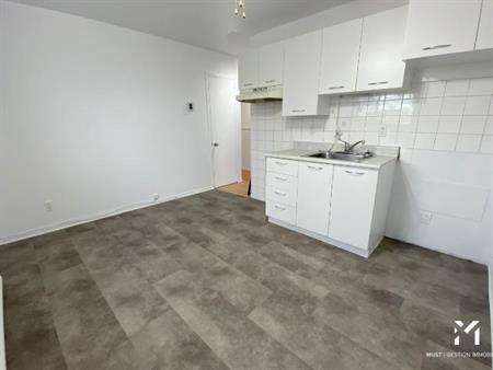 1 CH - 1 SDB - Lévis - $875 /mo