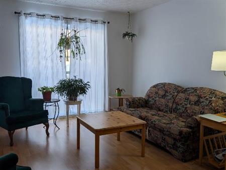 4 ½ à louer – Magog – Libre 1er avril 📍 229 rue Calixa-Lavallée, Magog Beau 4 ½ lumineux et bien entretenu situé dans un qua