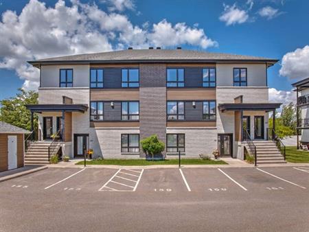 Beau et grand logement-appartement 5 1/2 haut de gamme à Lavaltrie