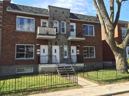 Verdun, 4½, Très beau logement au deuxième d’un quadruplex.