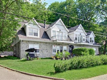 Appartement 60 pieds bord du fleuve rue privée pleine nature Saint Augustin de Desmaures