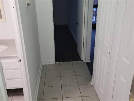 Très Bel Appartement 3 1/2 à Louer - Boul. Des Sources - DDO