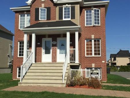 Magnifique 4 1/2 Repentigny secteur Valmont