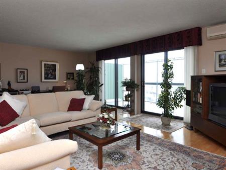 Québec – Magnifique condo au 7e et dernier étage