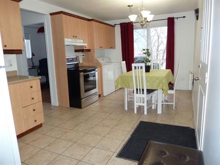 ᐅ Québec – Appartement 4 1/2 béton tout rénové – 2 balcons – Mois gratuit