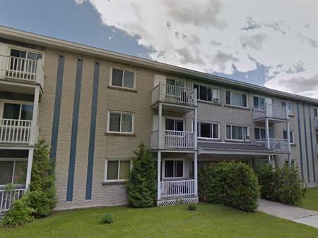 Sherbrooke – Appartements 3 1/2 et 4 1/2 à louer – Disponible 1er juillet