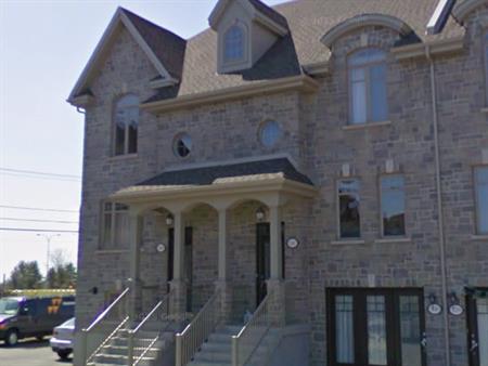 Laval – Condo 3 1/2 à louer au Bergerac