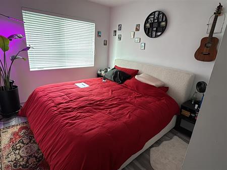 Laval – Condo 4 1/2 à louer près Metro Gare de la Concorde