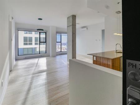 ᐅ Montreal – Ville-Marie – Penthouse Downtown – Best location – 1Month FREE